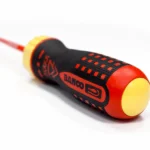 Wkrętak izolowany VDE z grzechotką i 6 wymiennymi grotami 808062 BAHCO